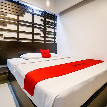 Reddoorz Plus Near Pasar Wisata Pekanbaru Exterior photo
