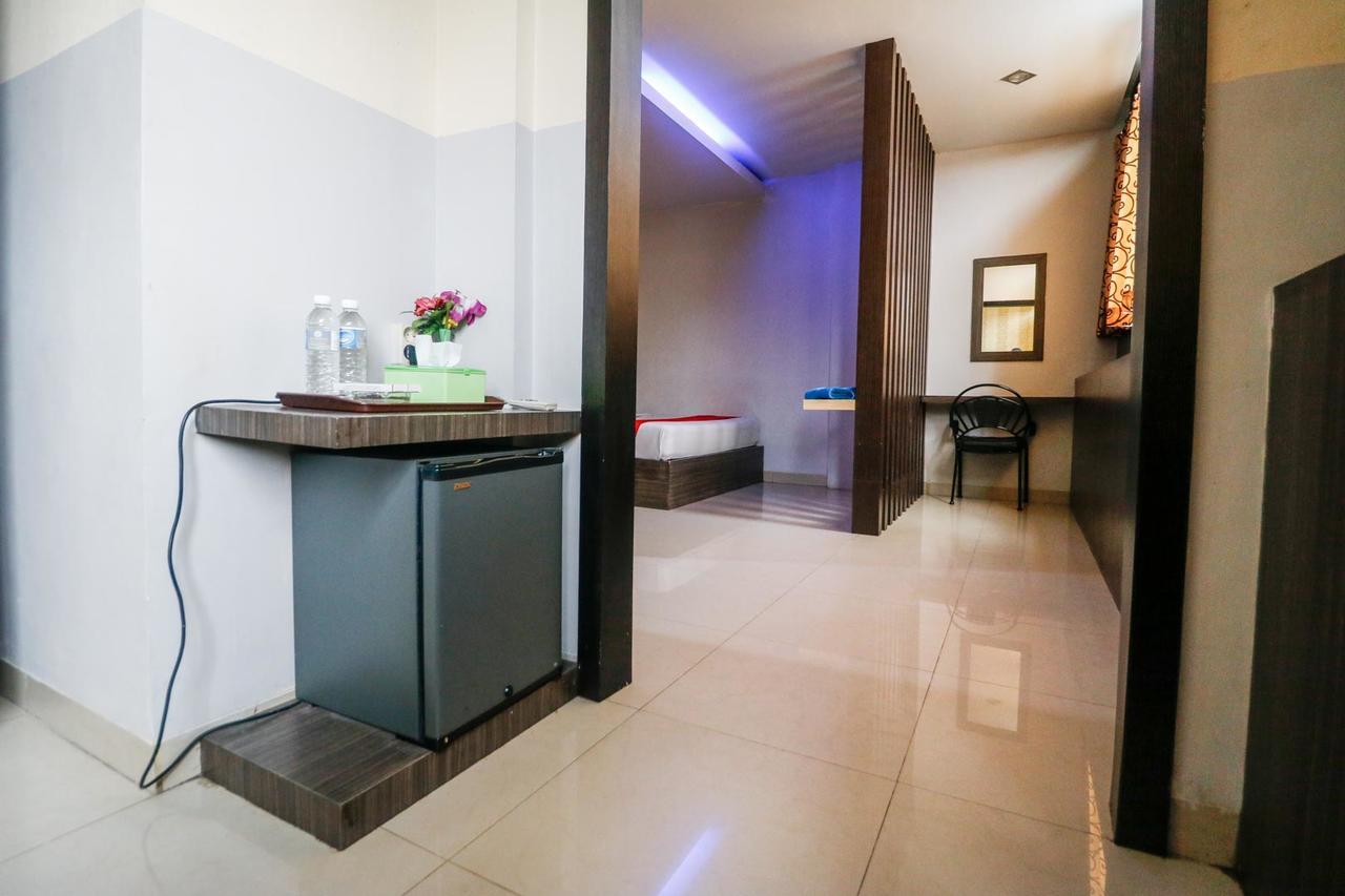 Reddoorz Plus Near Pasar Wisata Pekanbaru Exterior photo