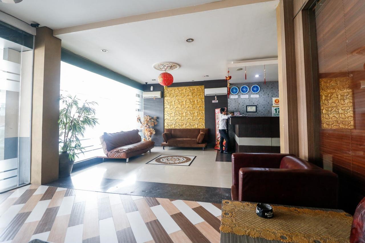 Reddoorz Plus Near Pasar Wisata Pekanbaru Exterior photo